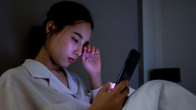 Together 5.5 years, engaged to be married in 7 months. Saw he is swiping through dating apps? He lied first, then said just wanted to see who’s there. Leave or stay?