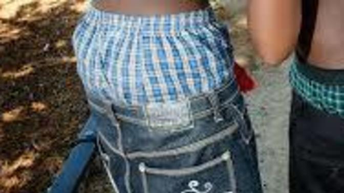 Is "sagging" coming back in style for boys?