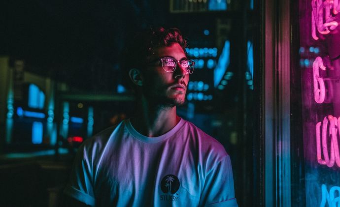 INTP (MBTI personality) guys: Why do you stare, approach, but then not say anything?