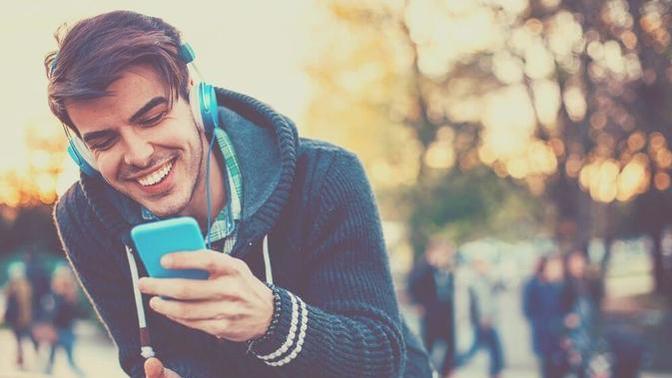 Can a man fall in love with you through texting?