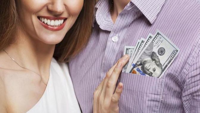 Will women turn into gold diggers if I tell them that I work in IT?