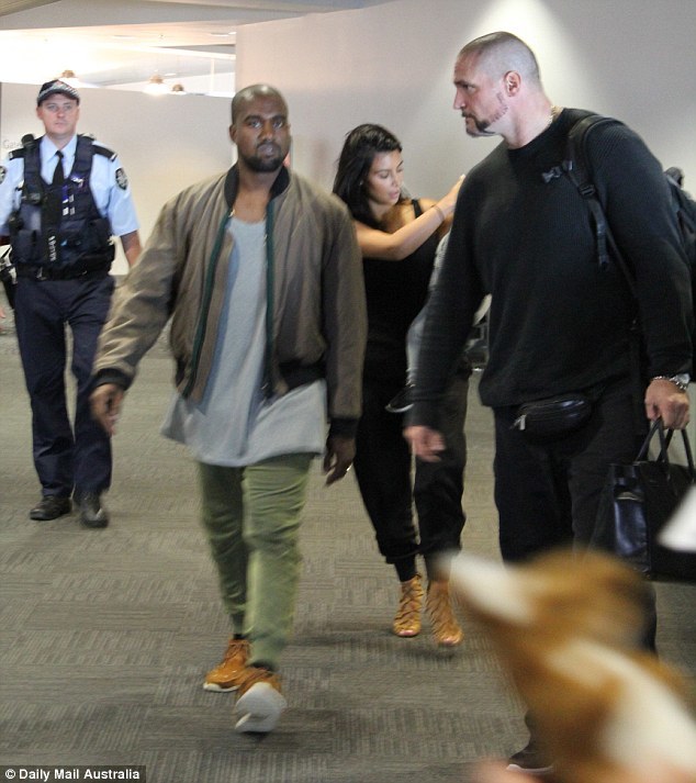 According to the divorce settlement, Kim Kardashian will get $ 200,000 alimony from Kanye West. What do you think about working women getting alimony?