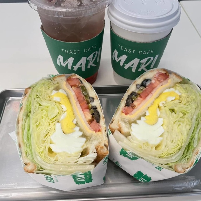 This is their egg BLT, but it basically looks like this.