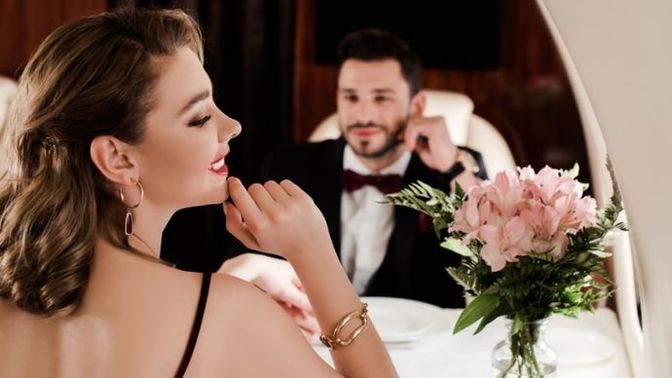 What are some signs that your boyfriend/partner is with you just for your looks?
