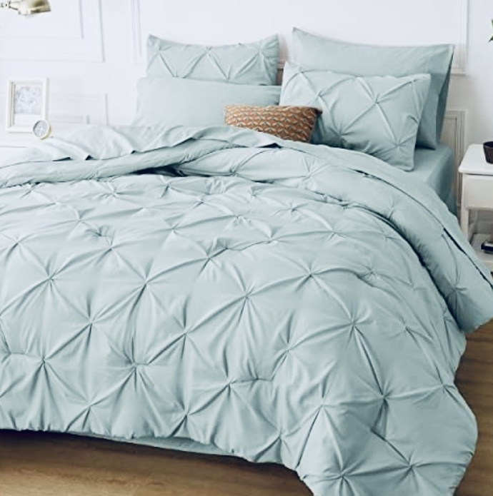 Which comforter set do you like best (just the covers in the pill