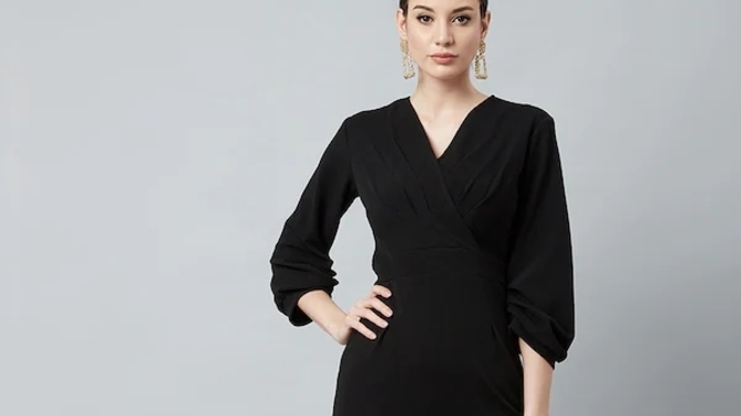 Is this a matching dress for college Christmas celebration?