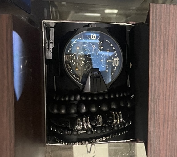 Which watch should I get my boyfriend?