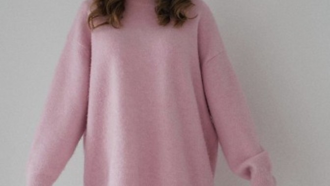 Is it just me or are these modelling pics really weird?