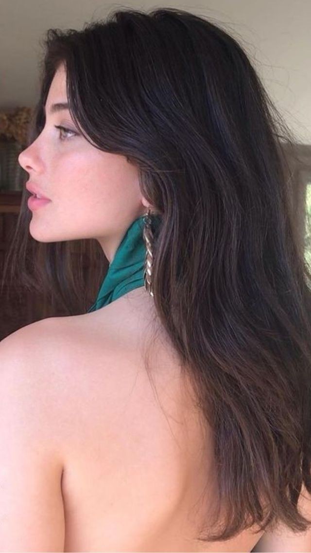 Is the nose really an element that affects beauty? I shared 2 model pictures, two of them have side and front profilesDo you think it really affects?