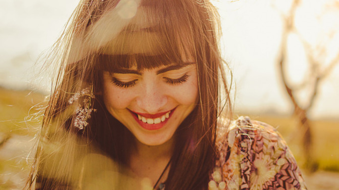 Are pretty girls treated better than other women? If so, why is that and could you mention some examples?