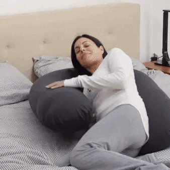 Post a GIF that describes your current relationship status?