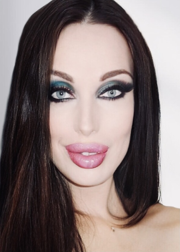 What plastic surgeries and procedures do you think she had?