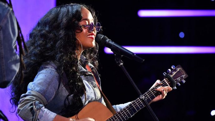 Do you think young 70s Stevie Wonder and Ari Lennox would make a good couple?