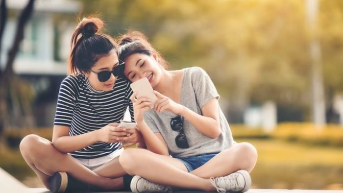 Do you prefer to have acquaintances or friendships?