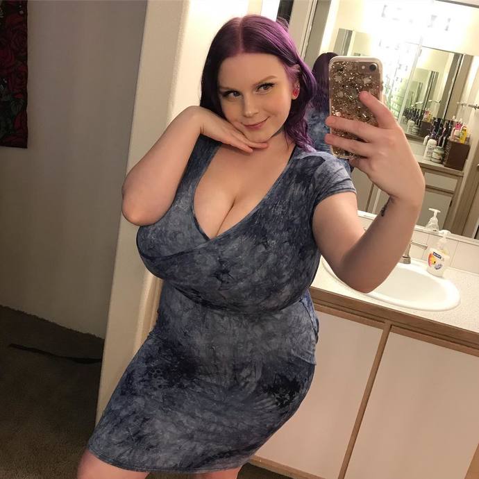 Financial analyst fired for having an Only Fans - thoughts?