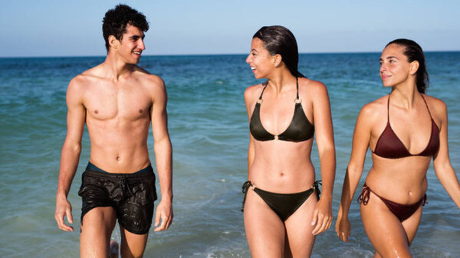 Kind of annoyed that my friends boyfriend tacked himself onto me and my friend's vacation. Is this a red flag?
