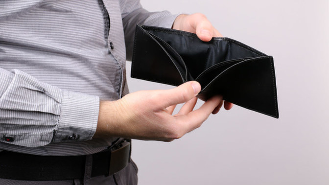 Can ugly men with no money get with women in 2022?