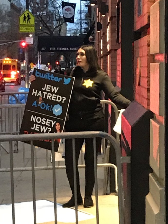 Straight Guys: Would you have sex with Laura Loomer?