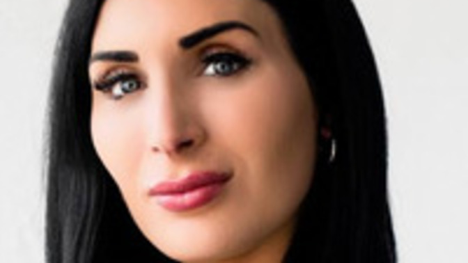 Straight Guys: Would you have sex with Laura Loomer?
