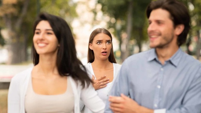 Would you want your friend to expose your SO if they found out your SO was cheating on you?