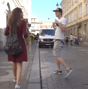 How do I start a conversation with a girl Im meeting for the first time?