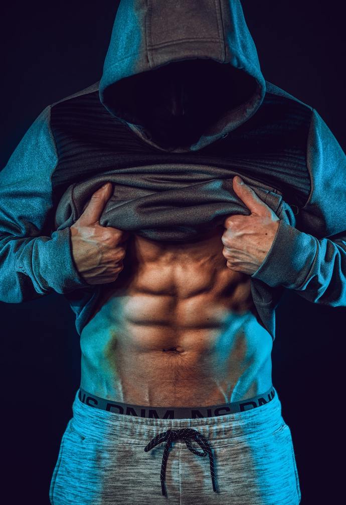 Girls, who wins: the tall and skinny guy or the average and buff guy?