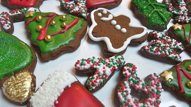 Do you or anyone in your family bake any Christmas cookies or other pastries?