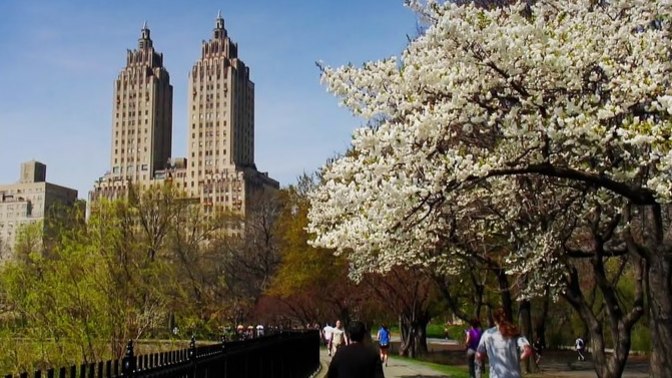 Are there any parts in the United States where it's between 48 to 72 F, all year round?