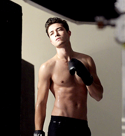Girls, What if a guy has skinny hands and palms?