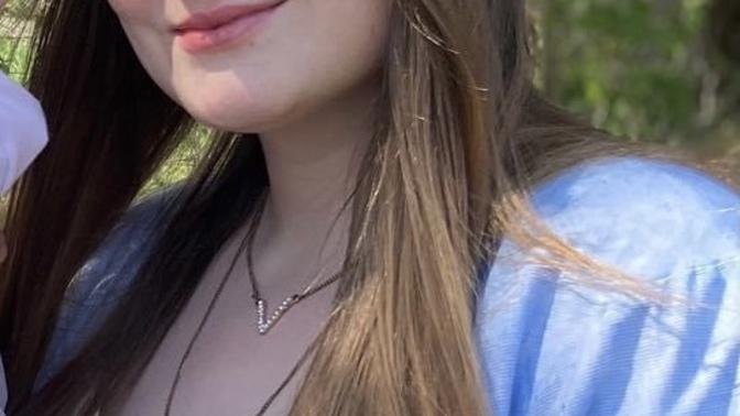 Does this girl look East Asian (Japanese, Korean, Chinese, etc.)?