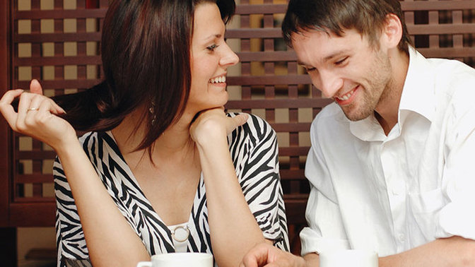 What are signs a women likes you?