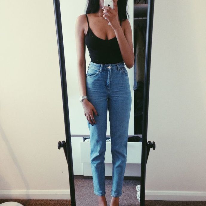 Casual date - how should the girl dress? What do you think of an outfit like this one?