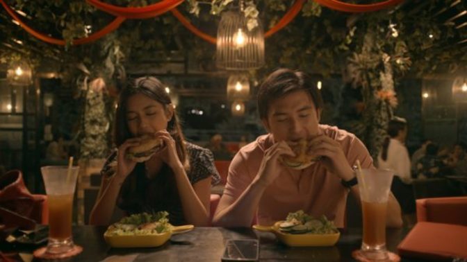 Is it ok for my Girlfriend to have dinner with a male friend?