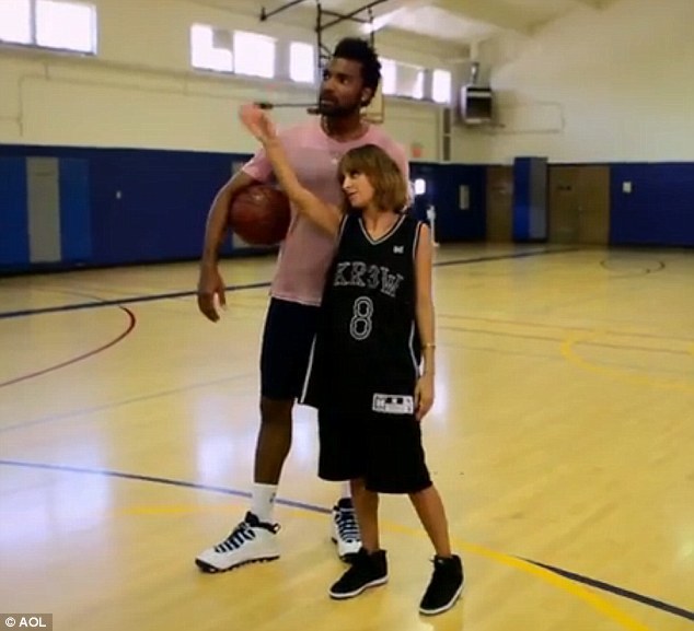 Is it true that women no can dunk but have good fundamentals at basketball?