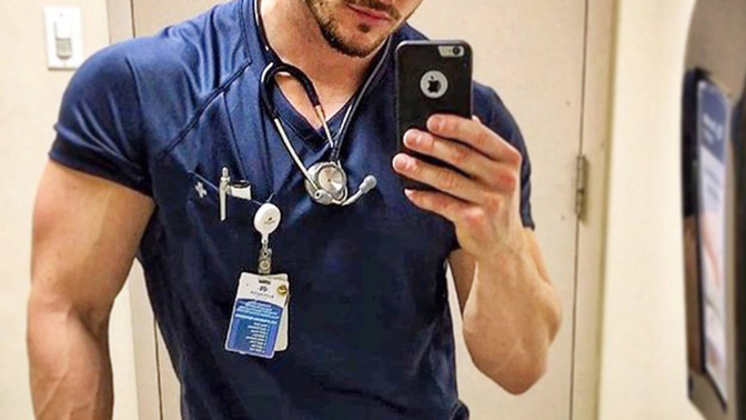 Don’t you think it’s helpful to be muscular 💪 in professions 👨🏻‍⚕️?