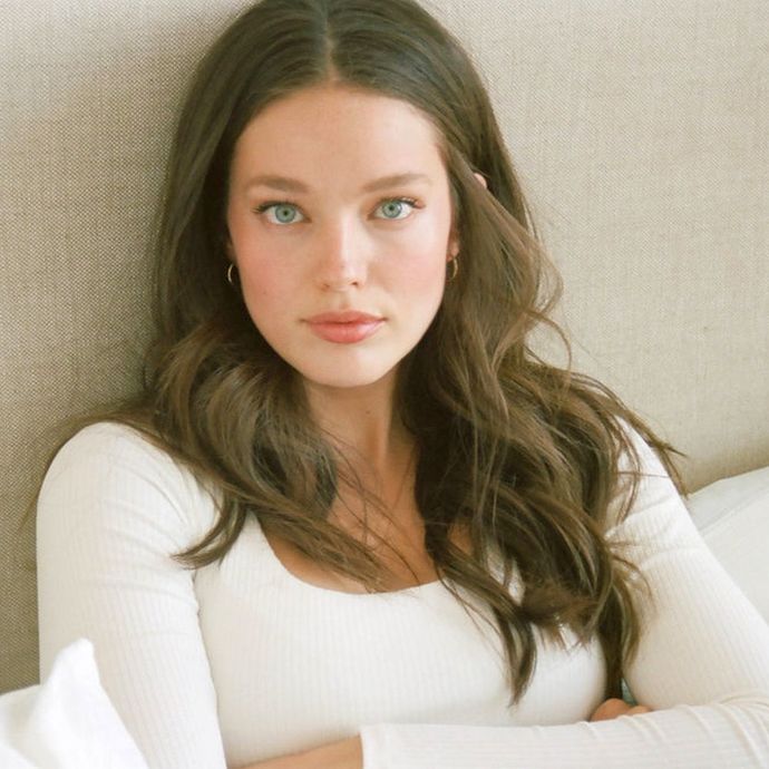Taylor looks like model Emily DiDonato, but taller and bustier, with bigger cheekbones and not nearly as thin.