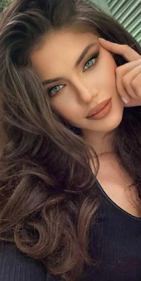 Guys, do u prefer girls with or without makeup?