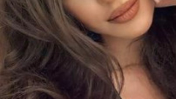 Guys, do u prefer girls with or without makeup?