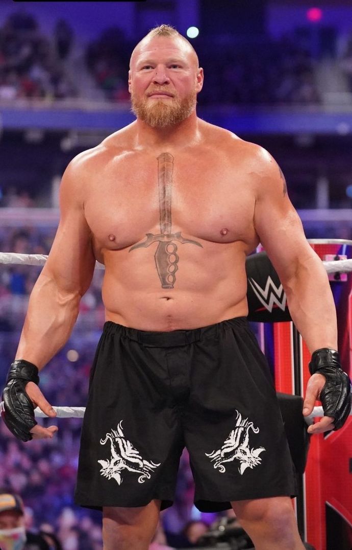 Who has the better weight advantage and muscle mass, Brock Lesnar or Drew McIntyre?