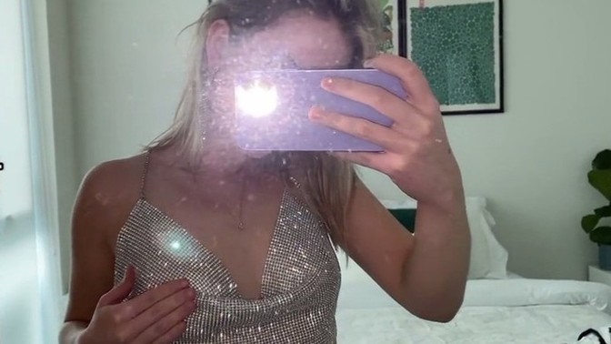 What vibes does this top give off? How does it look?