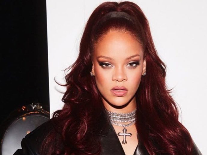Does blonde hair enhance black women's looks?