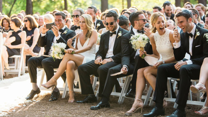 Who should you invite to your wedding? Can it be old friends, acquaintances, teachers, etc?
