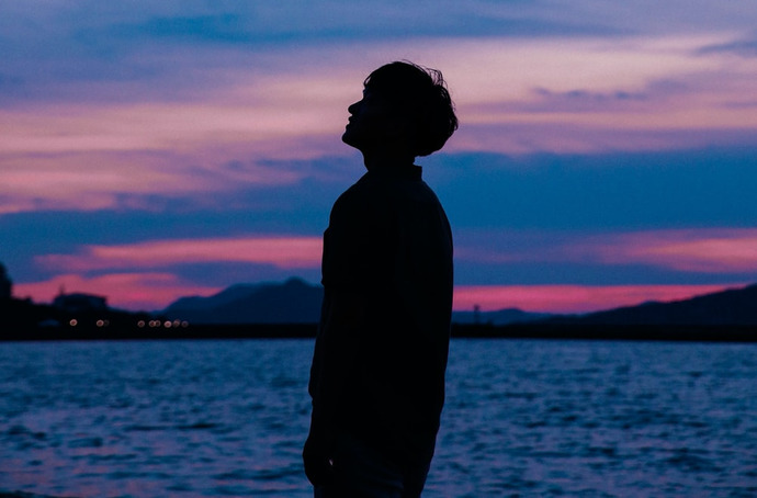 Girls, what do you think of guys who dont use social media?