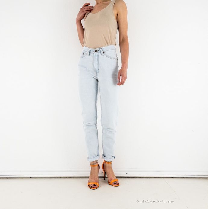 Do these jeans look similar (wash/color wise)?