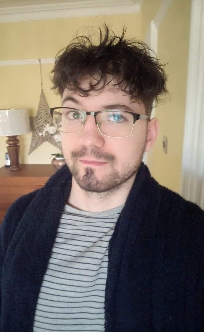 Beard or nay? Also hair or nay?