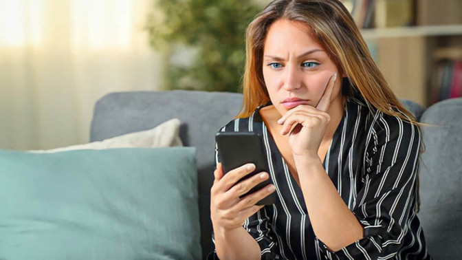 Is never texting a red flag?