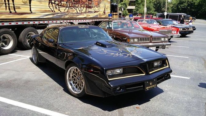 The Bandit Trans Am Vs The Duke Boys General Lee, Which one would win?