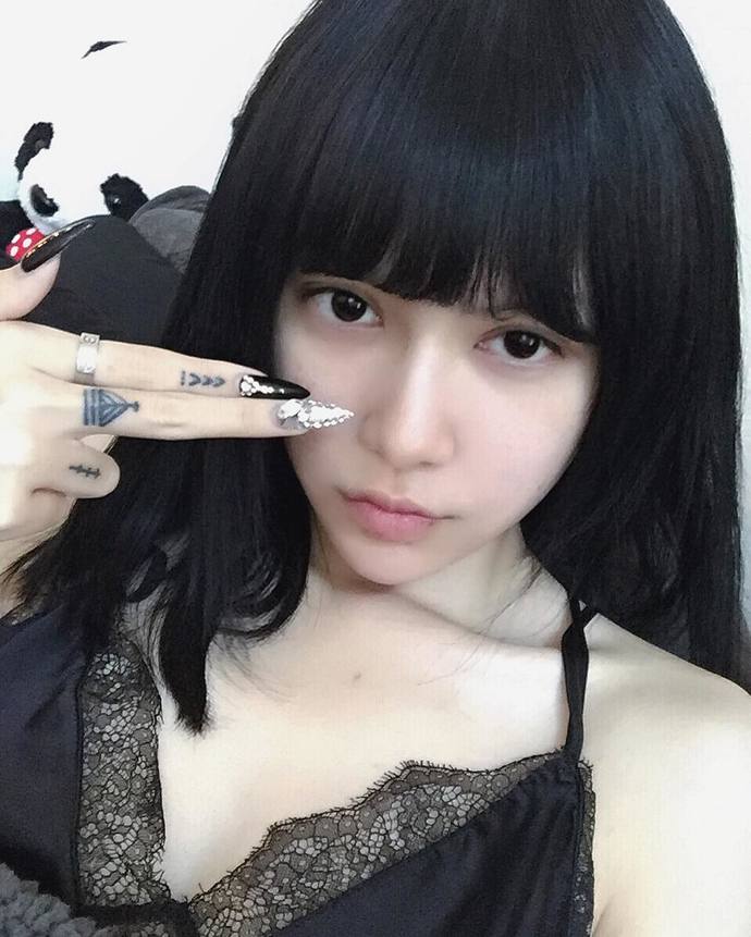 I think this girl proves the fact that "beauty being in the eye of the beholder" as its exceptions. Lol agree?