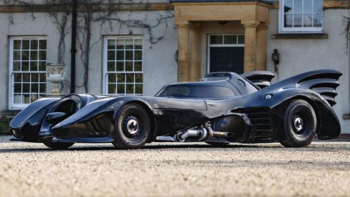 NANANANANANANANANANANANA NAAAA BATMANNNNN!! 🦇🏋️