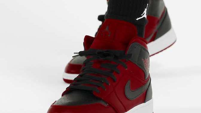 Would would you do if someone offered you 100 thousand dollars to tie their shoe laces?